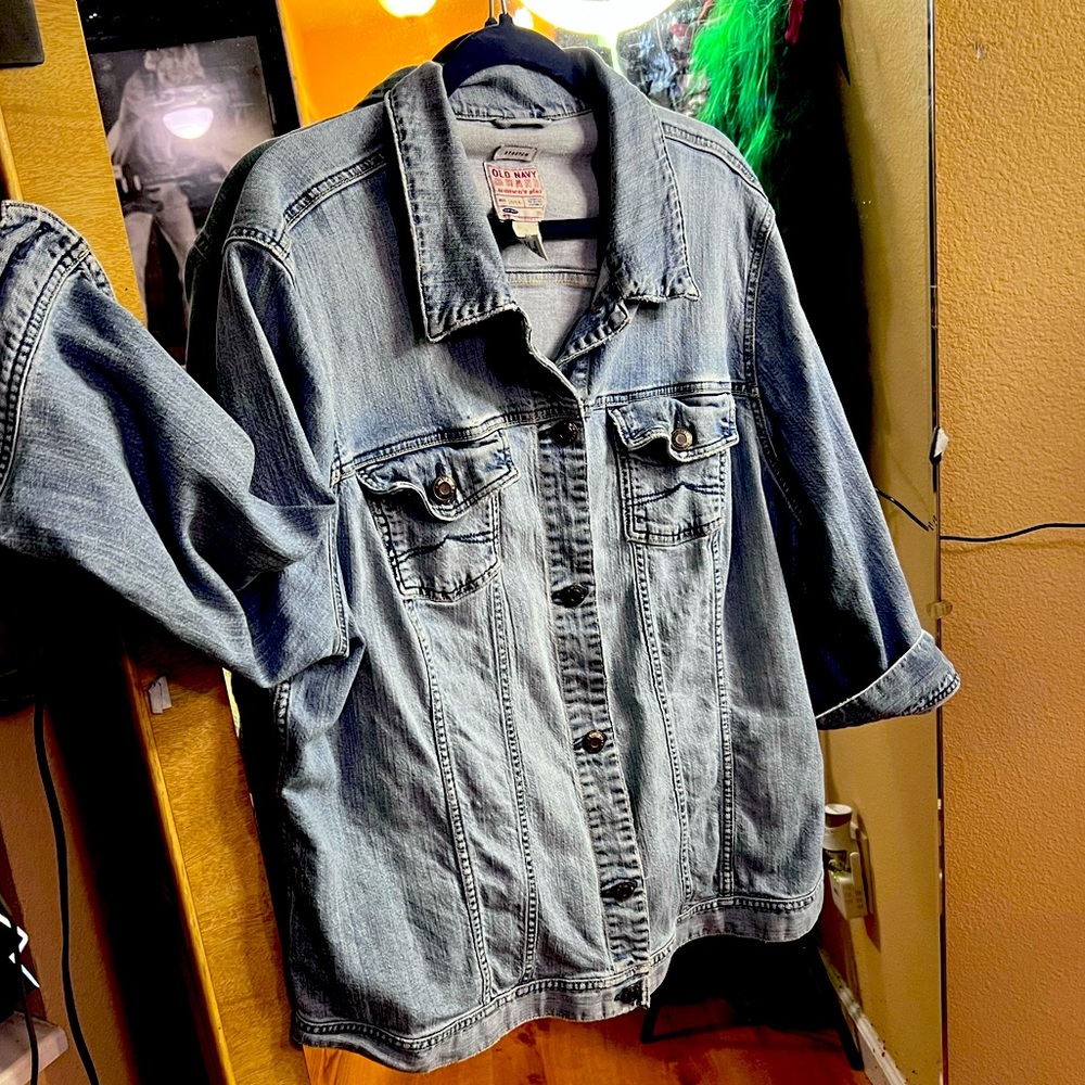 Three-quarter length sleeve light denim jean jacket